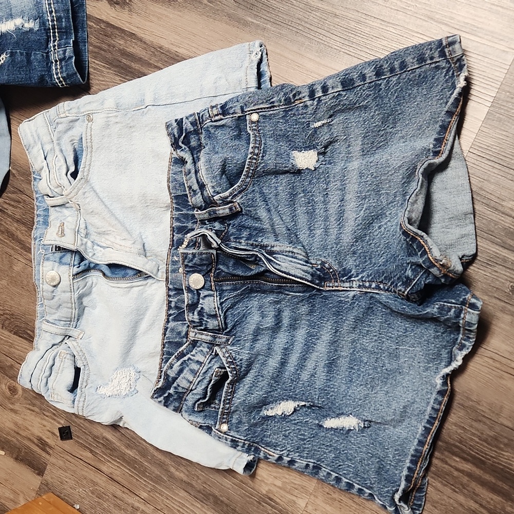 Girls Jeans shorts -- art class . Size 14.